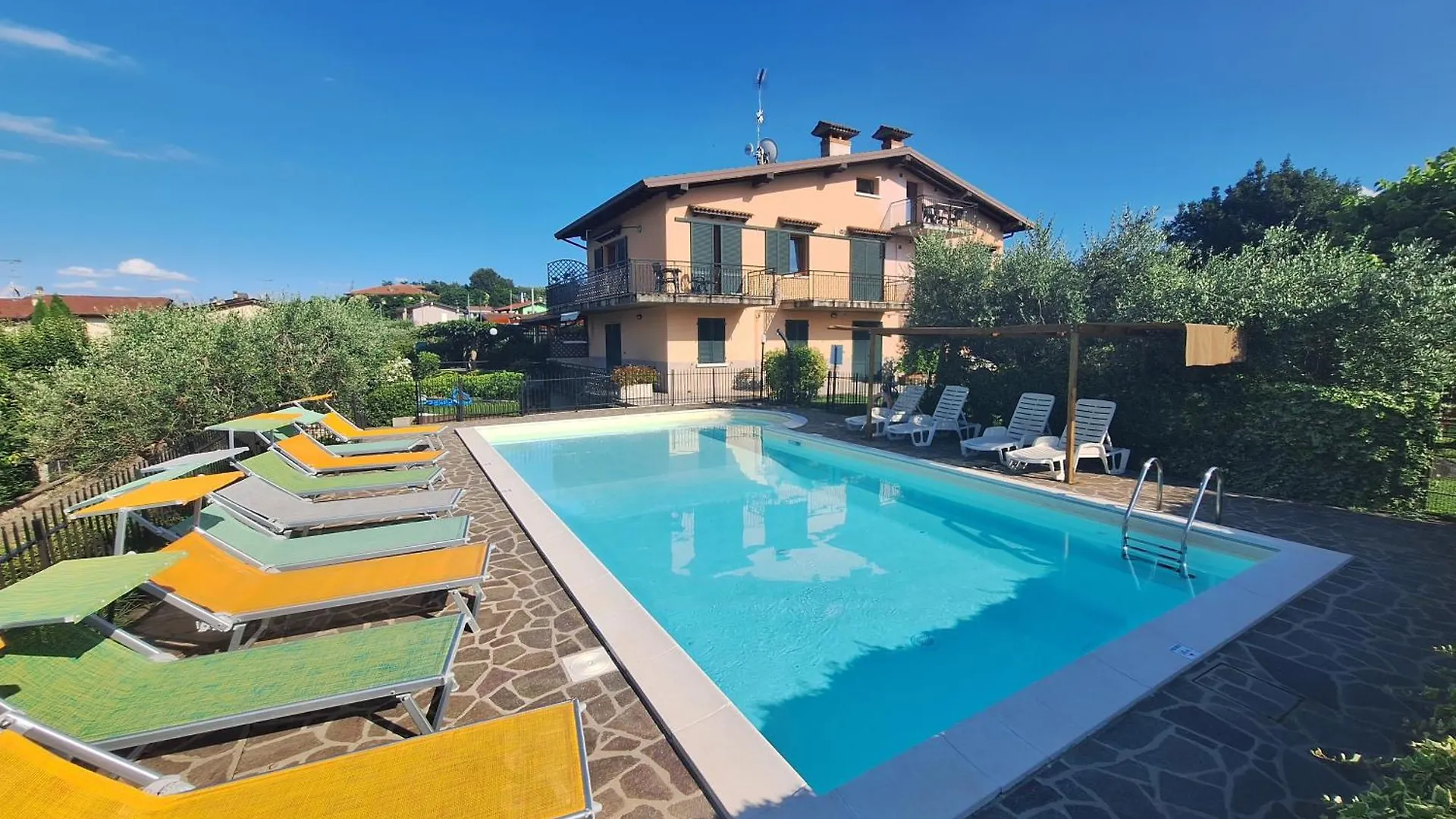 La Grolla Apartments Manerba del Garda
