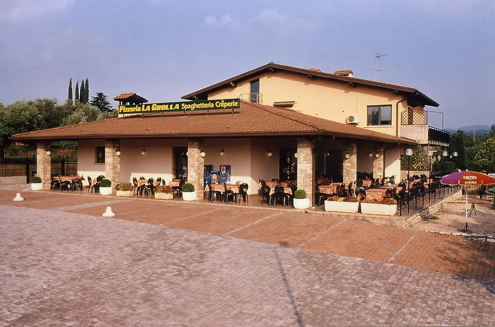 La Grolla Apartments Manerba del Garda İtalya